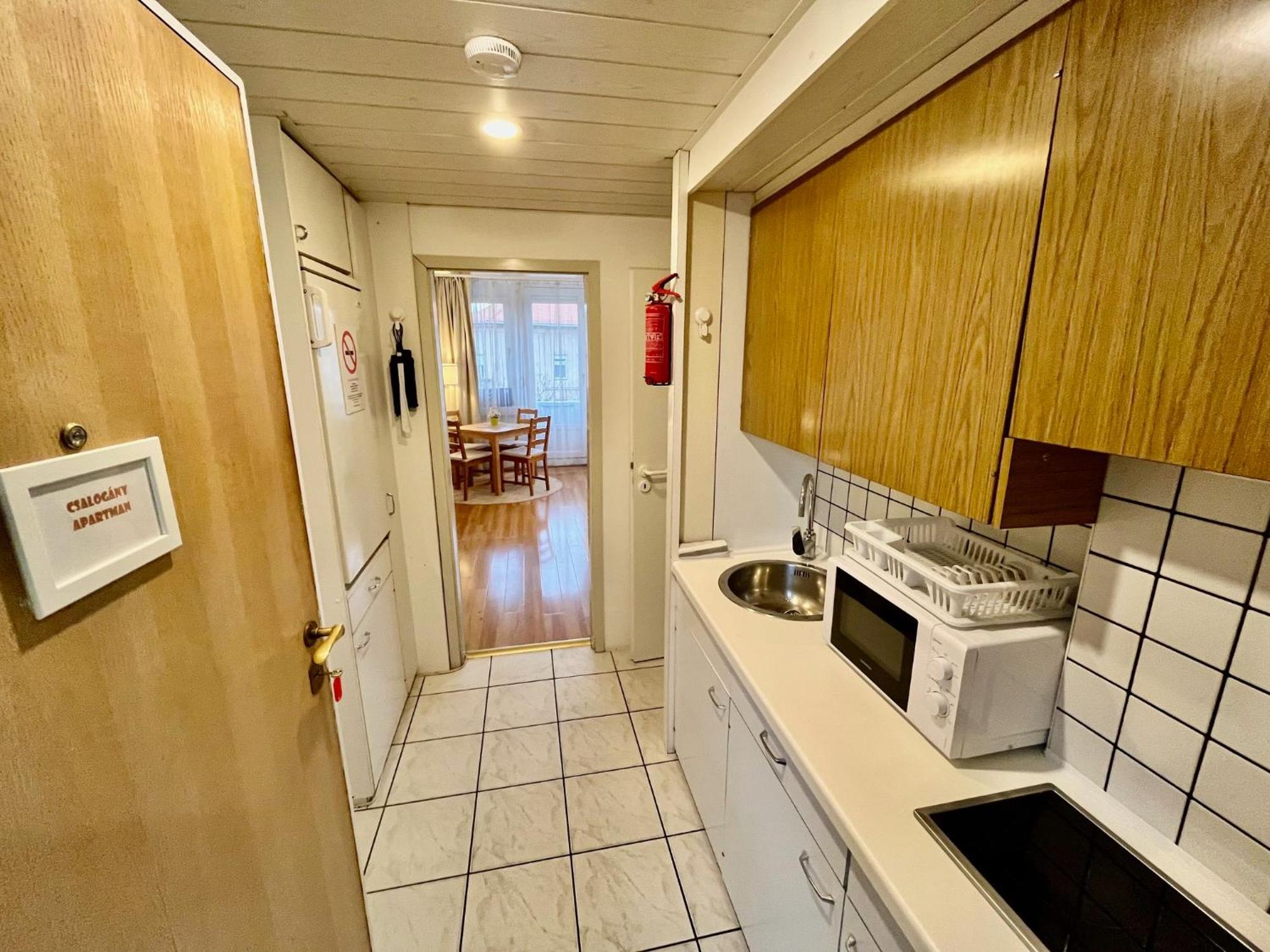 Buda Downtown Apartment Budapest Exteriör bild
